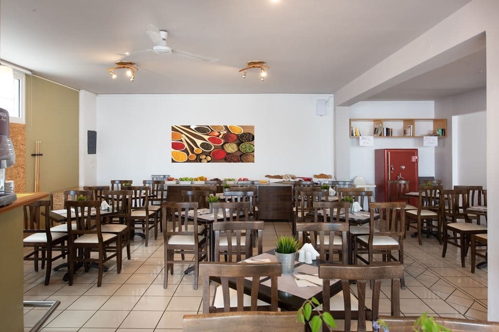 restaurants-main-building