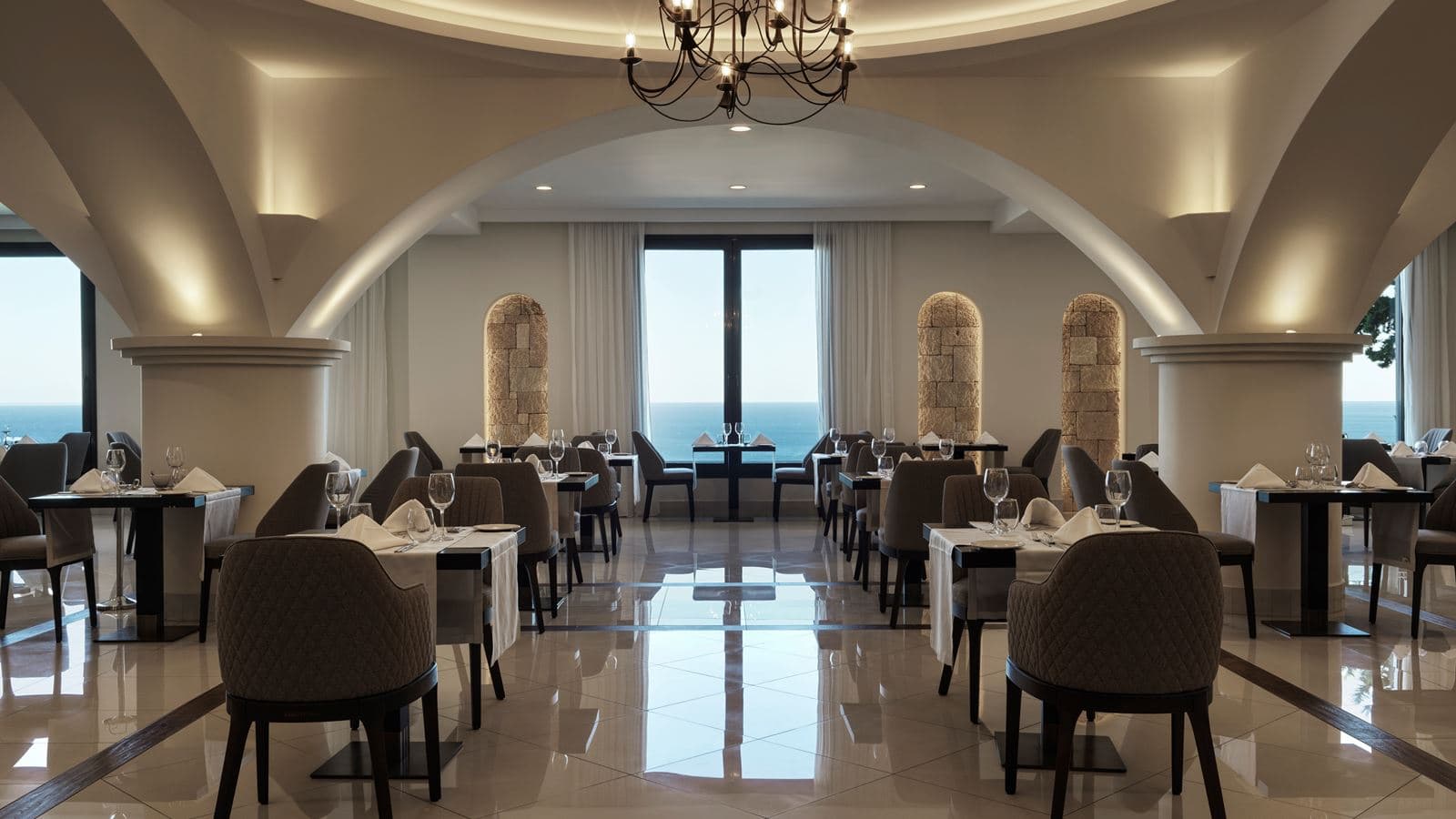 restaurants-aphrodite-food-hall