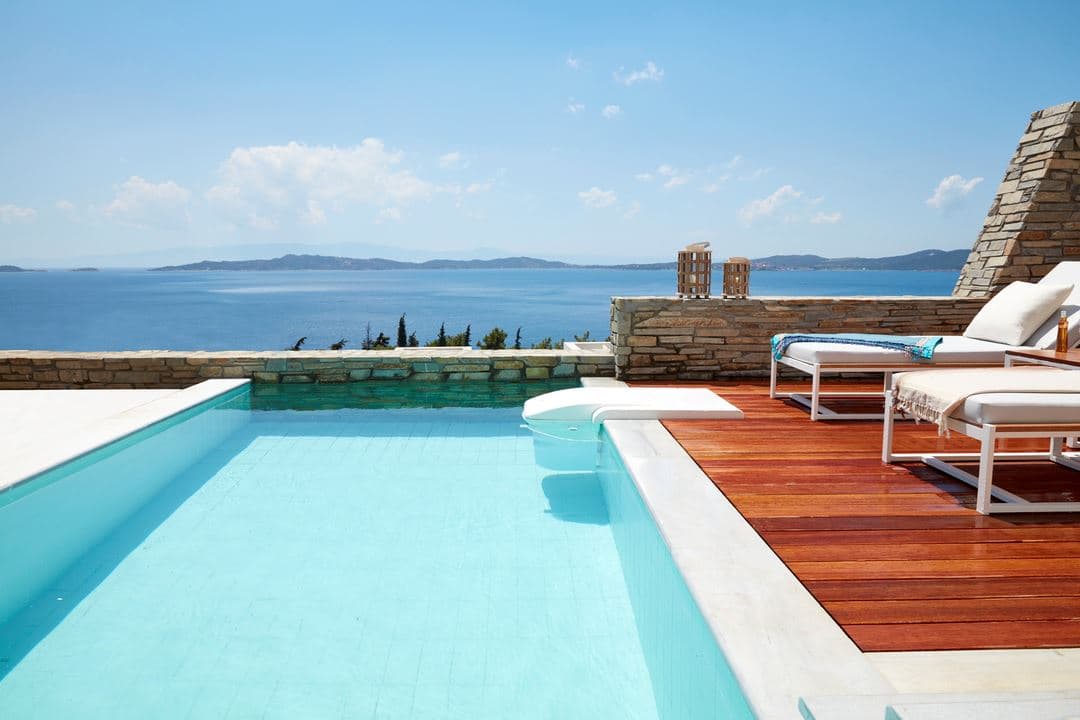 rooms-residential-two-bedroom-pool-villa-with-private-garden