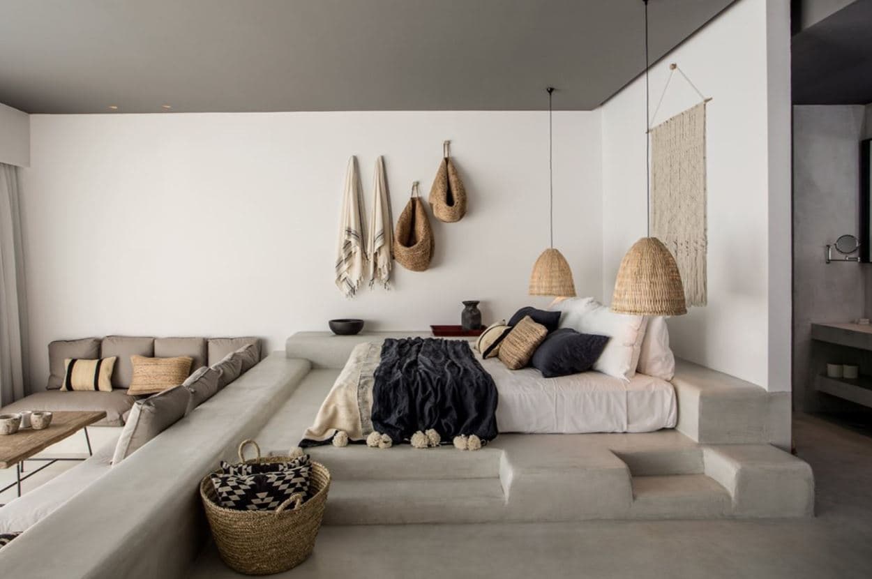 rooms-split-level-sharing-pool
