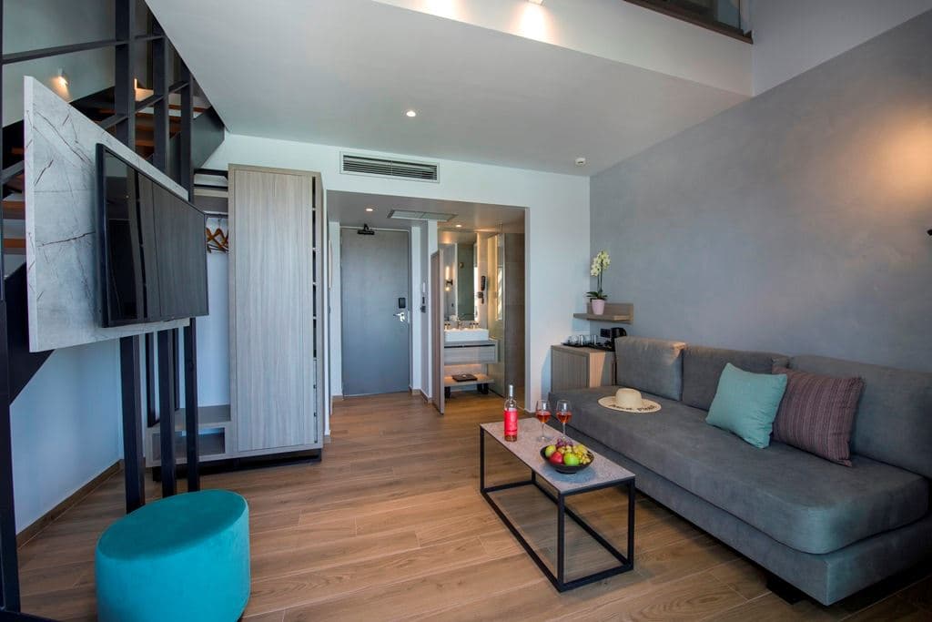 rooms-junior-suite-loft-garden-view-balcony
