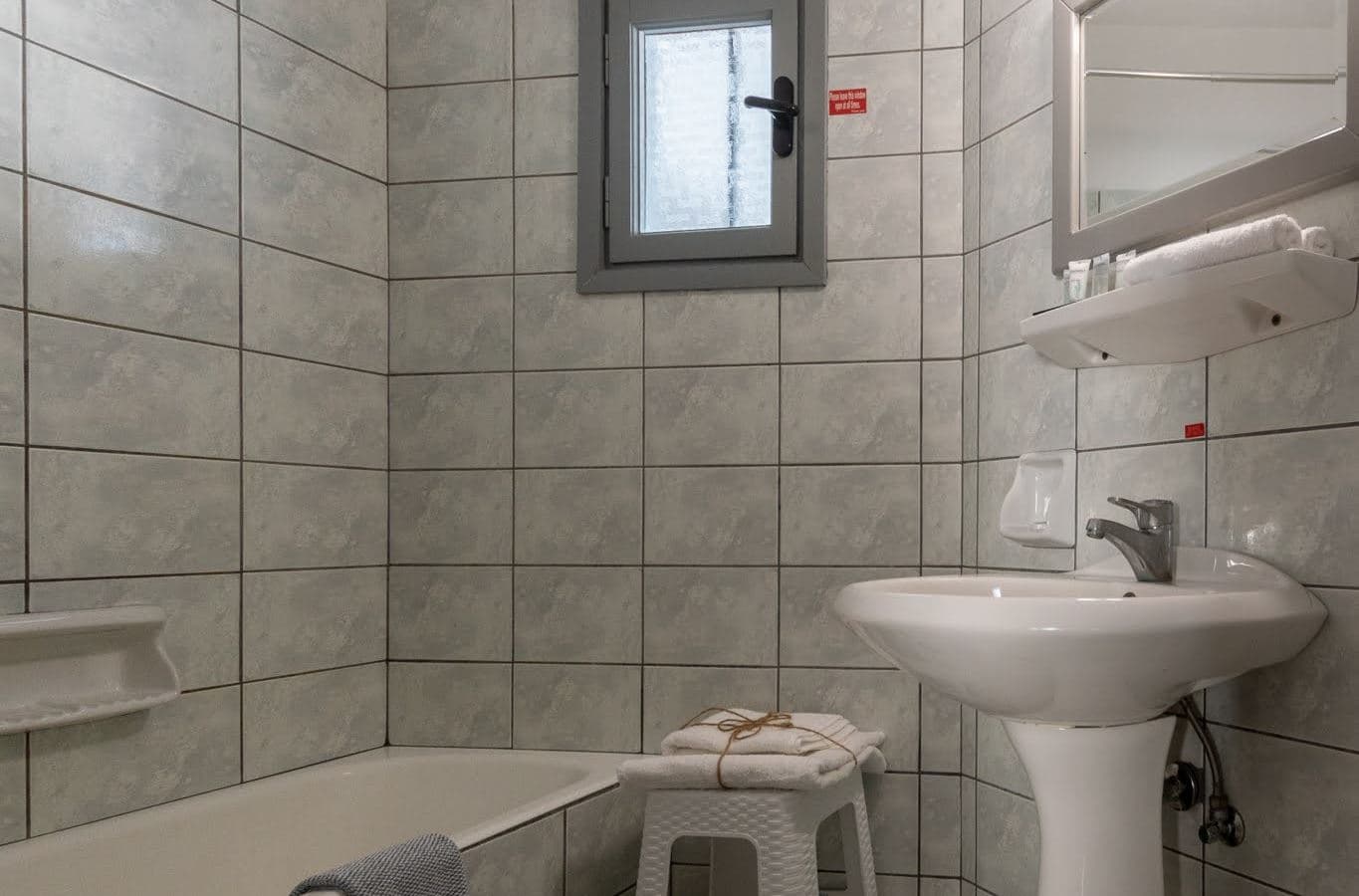 rooms-standard-triple-room-balcony-or-terrace