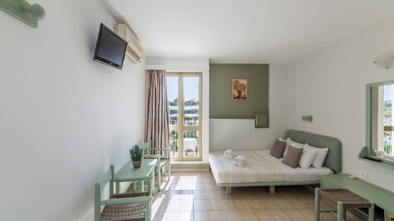 rooms-twindouble-seaview-room