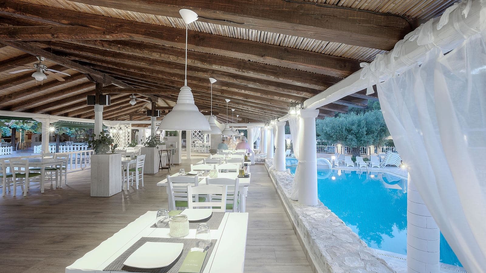 restaurants-main-building
