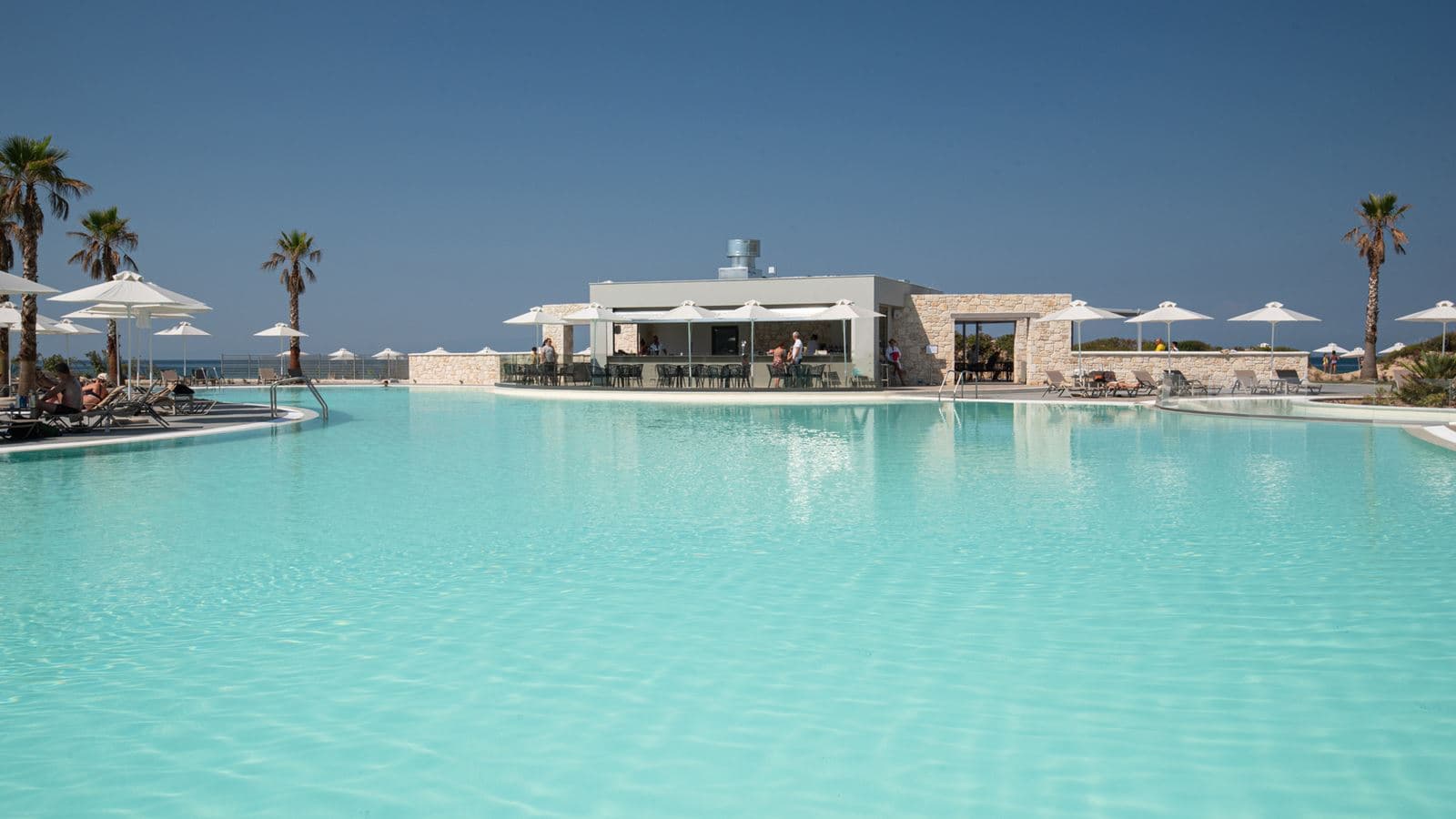 bars-dioni-pool-bar