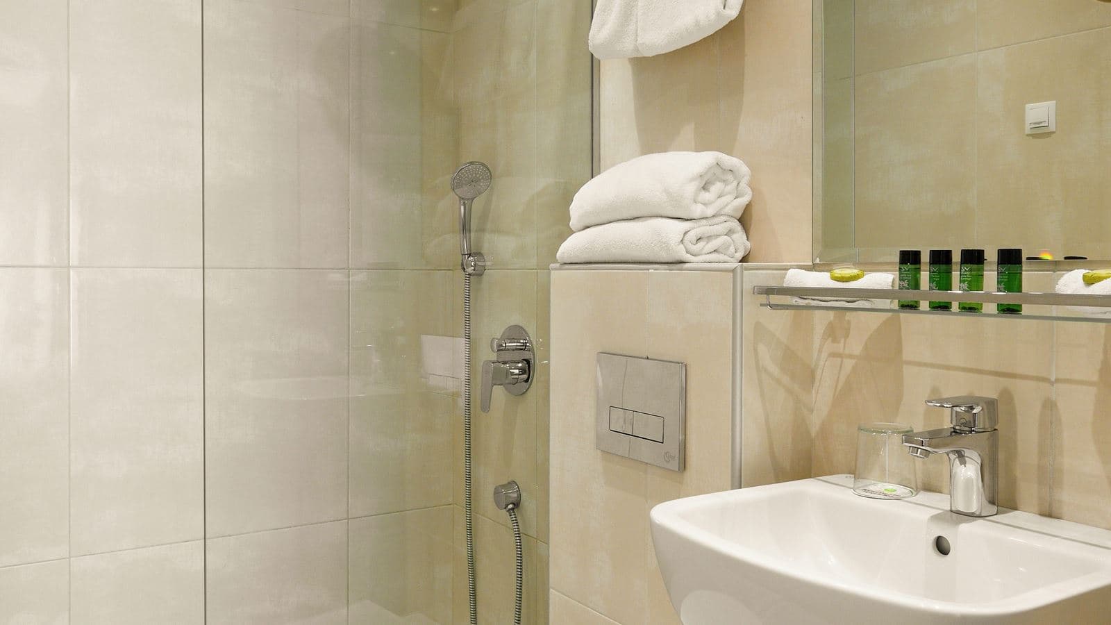 rooms-single-standard-room