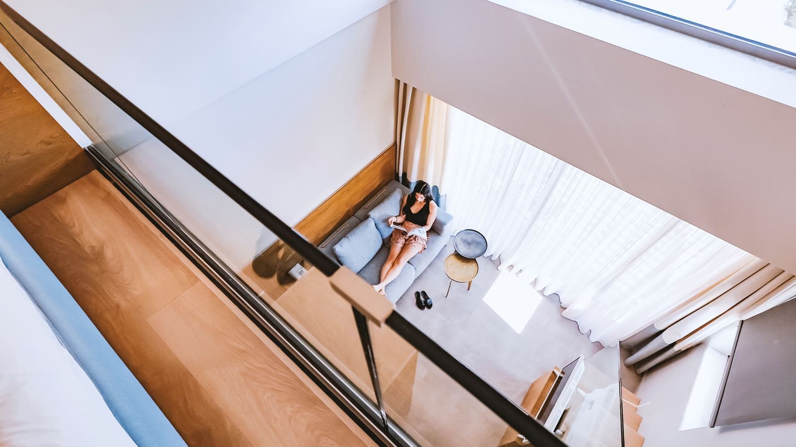 rooms-premier-loft-poll-view-balcony