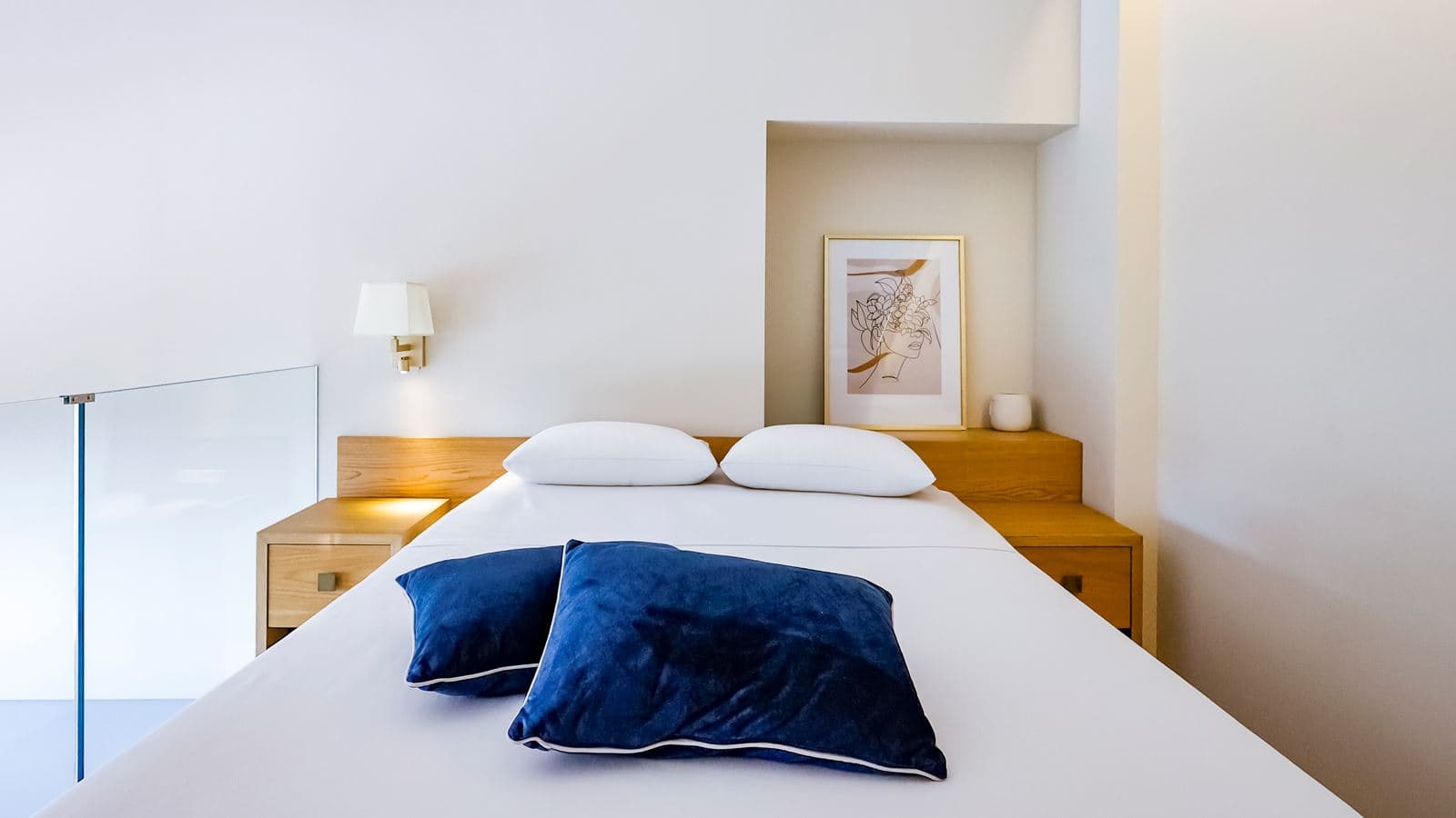 rooms-premier-loft-plus-pool-view