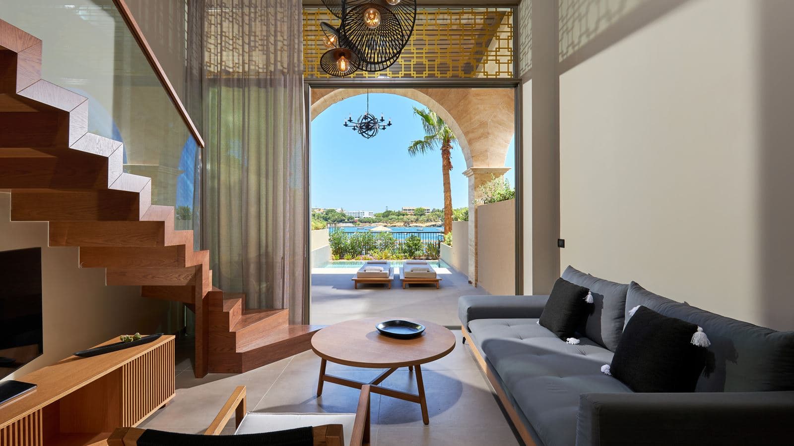 rooms-black-pearl-maisonette-plunge-pool-sea-view