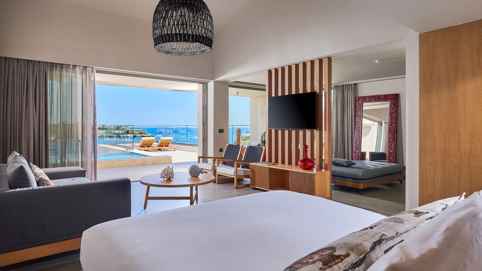 rooms-ruby-ambassador-suite-plunge-pool-sea-view