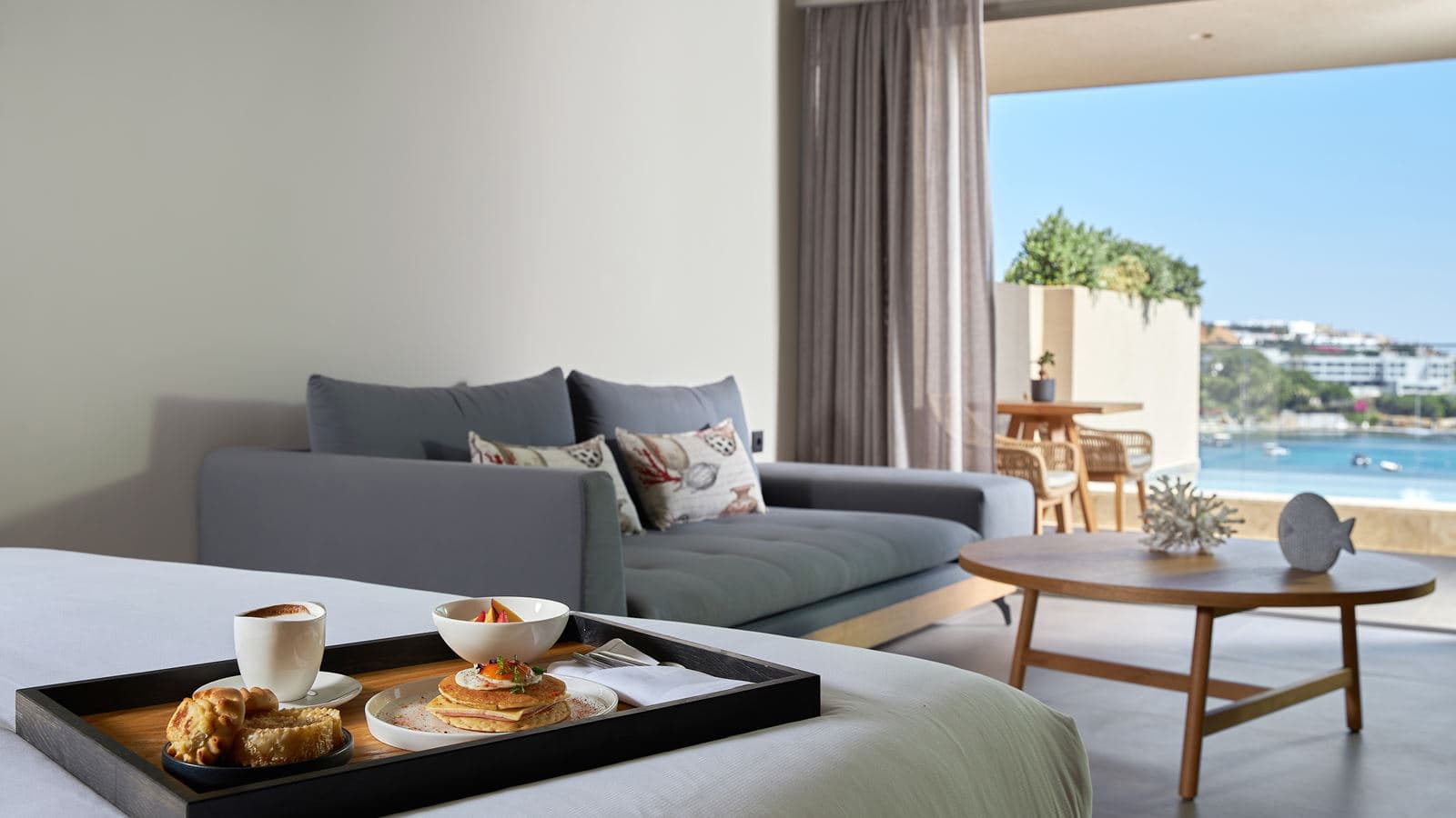rooms-ruby-ambassador-suite-plunge-pool-sea-view