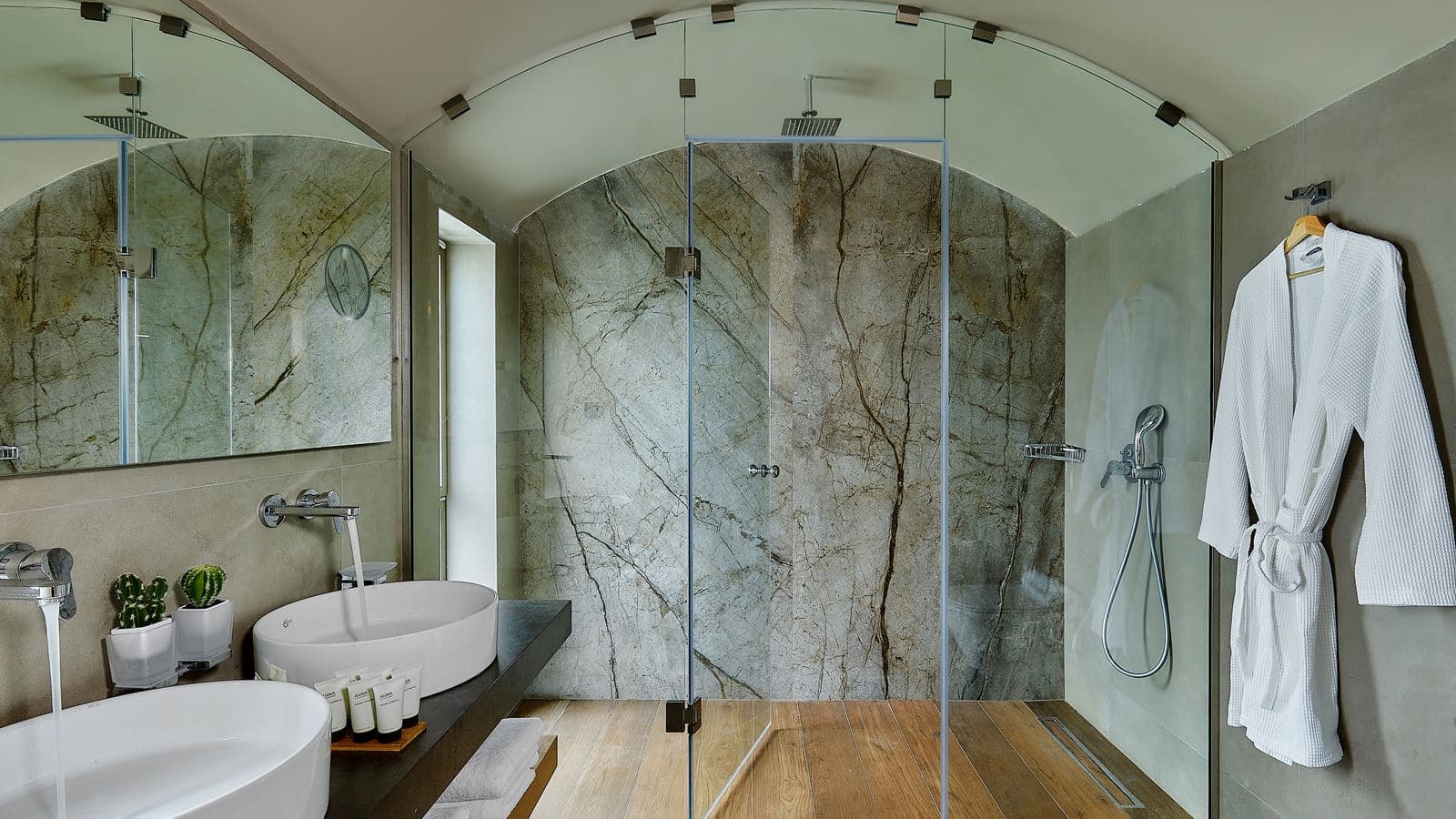 rooms-ruby-ambassador-suite-plunge-pool-sea-view