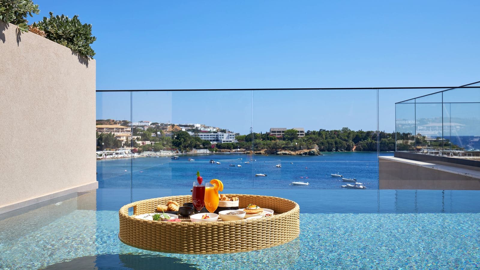 rooms-ruby-ambassador-suite-plunge-pool-sea-view