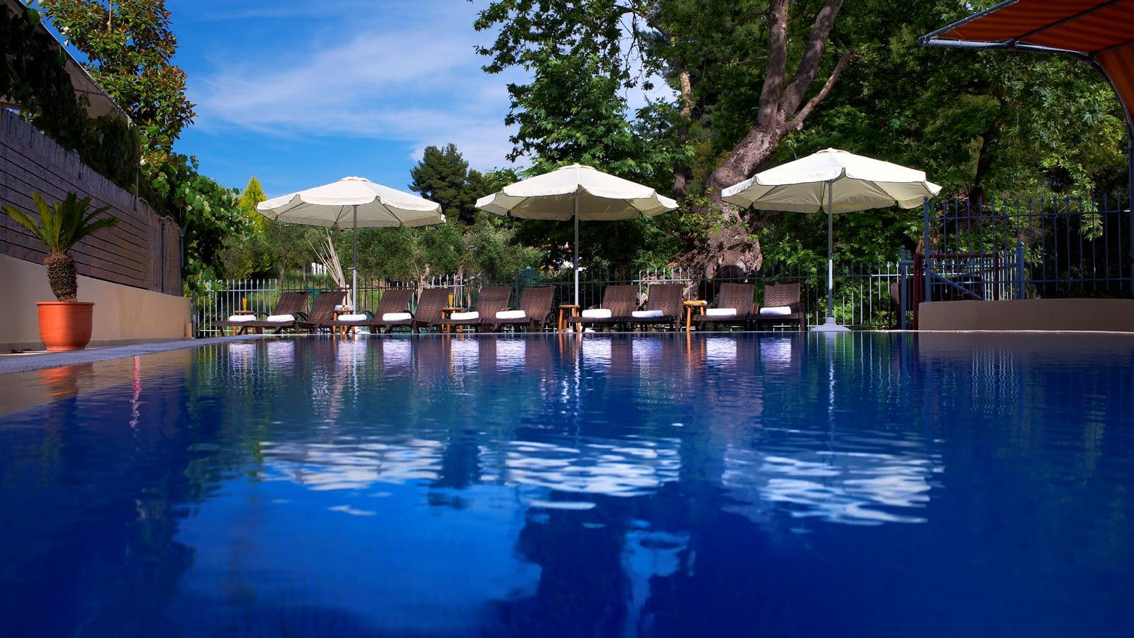 pools-outdoor-pool