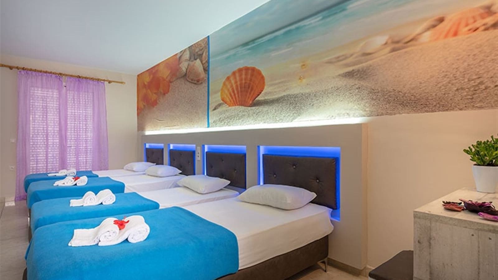 rooms-studio-triple-room