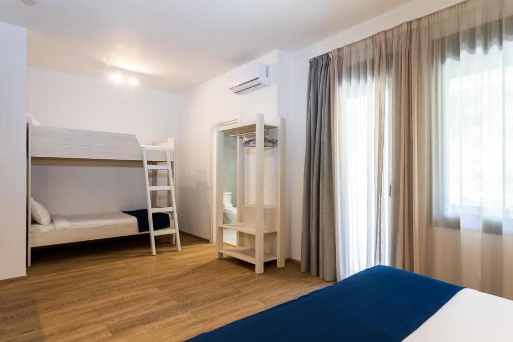 rooms-family-room