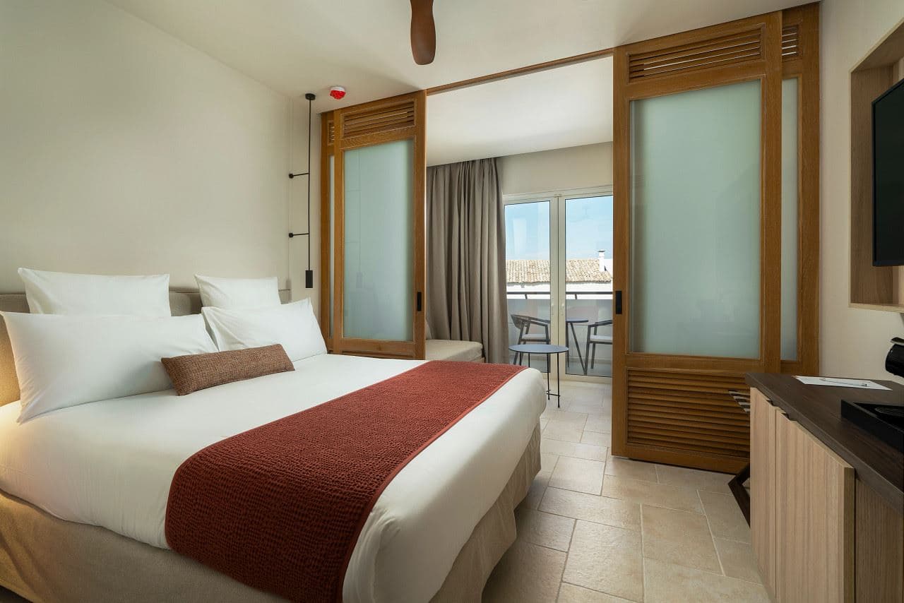 rooms-family-inland-view