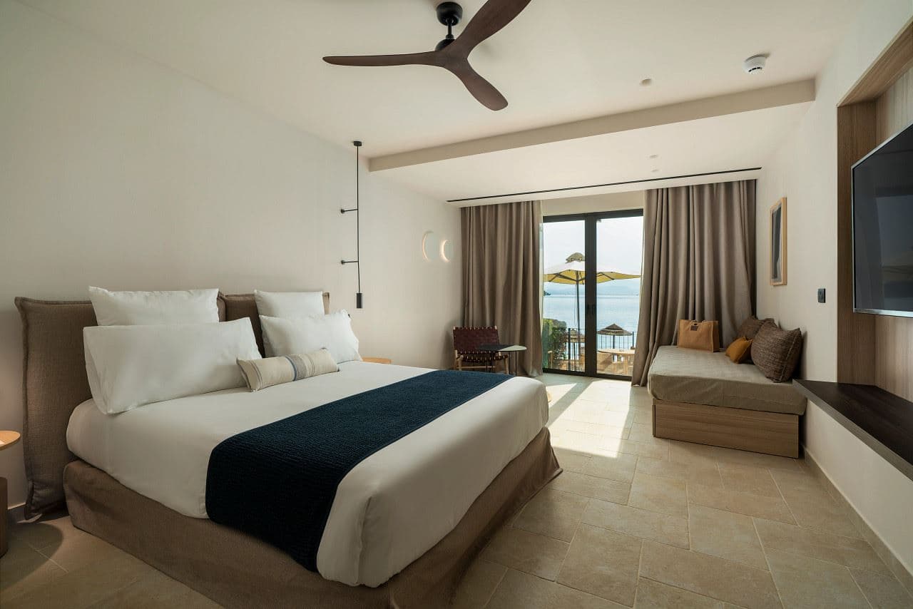 rooms-preferred-club-bungalow-front-sea-view