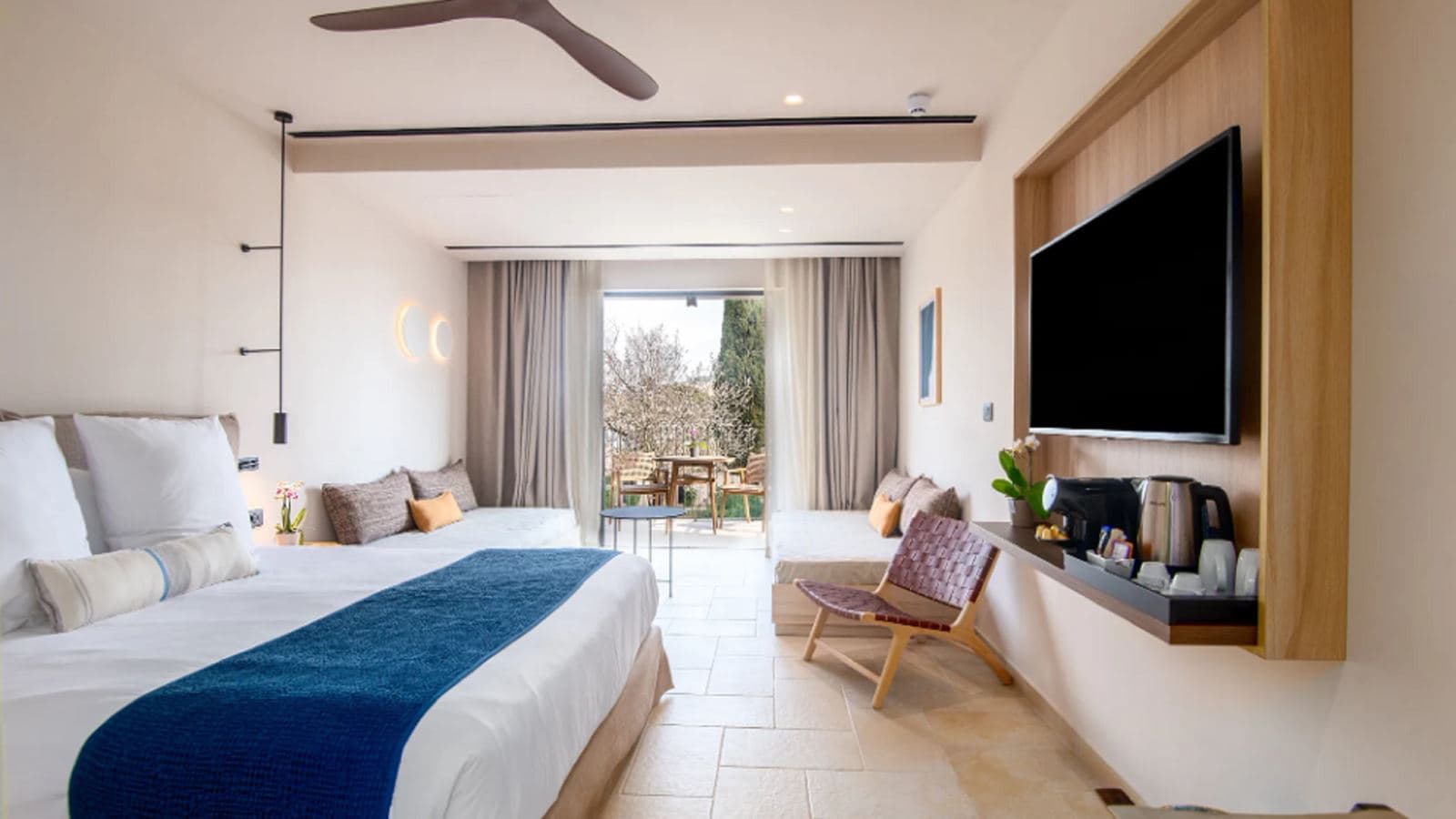 rooms-bungalow-family-garden-view