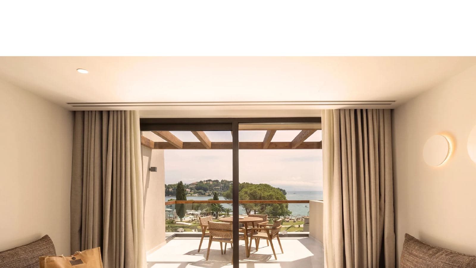 rooms-preferred-club-double-sea-view