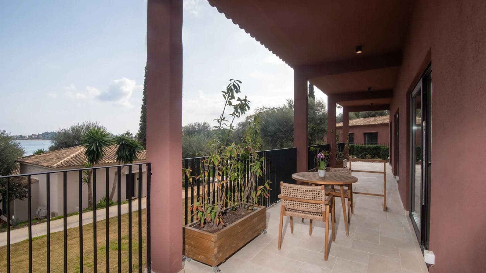 rooms-bungalow-garden-view