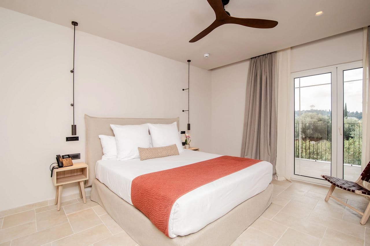 rooms-preferred-club-bungalow-master-suite-garden-view