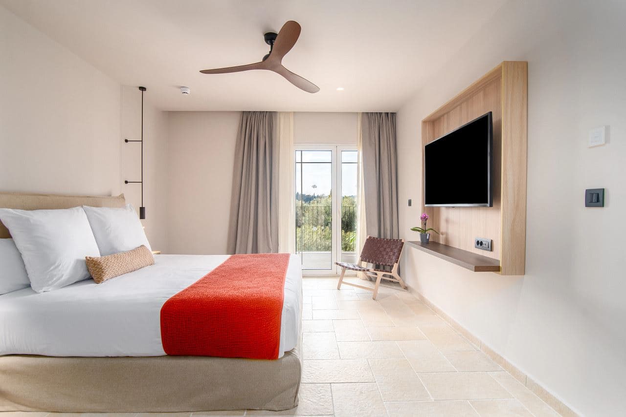 rooms-preferred-club-bungalow-master-suite-garden-view