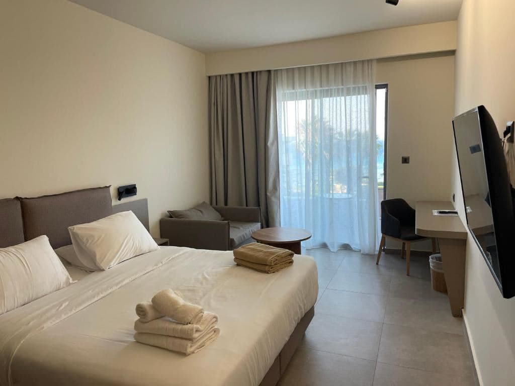 rooms-double-room-balcony-sea-front-single