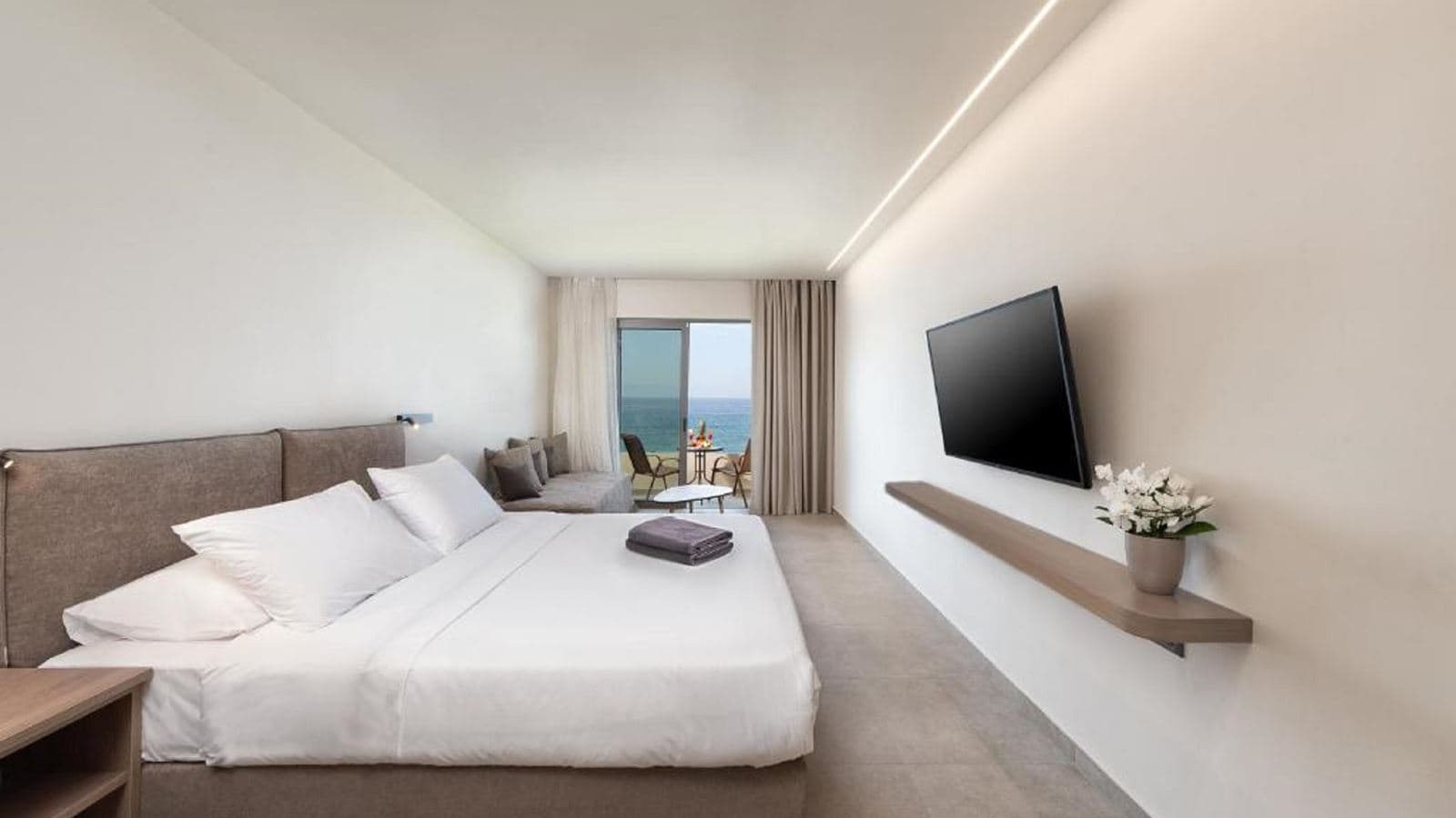 rooms-double-room-balcony-sea-front-single