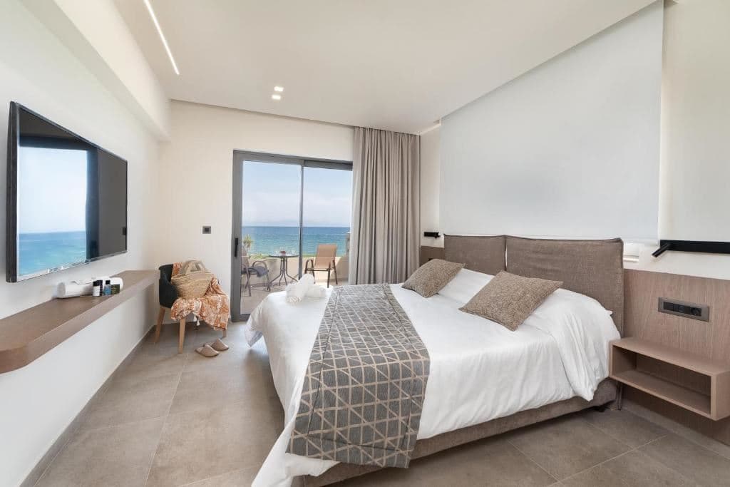 rooms-double-room-balcony-sea-front