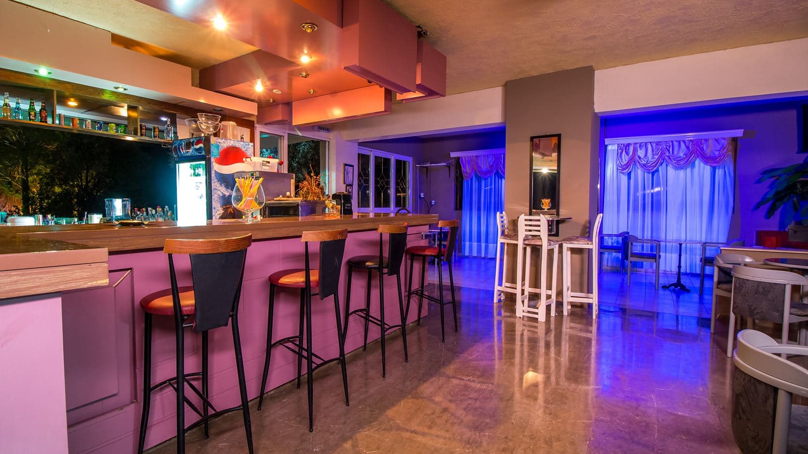 bars-main-bar