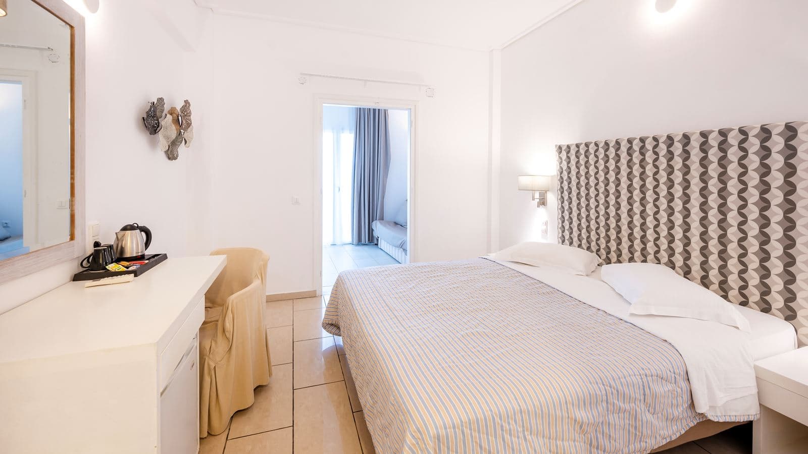 rooms-deluxe-room