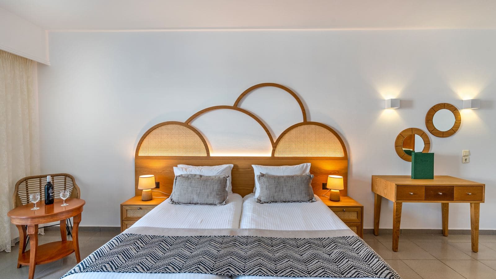rooms-single-use-standard-room-mountainpool-view