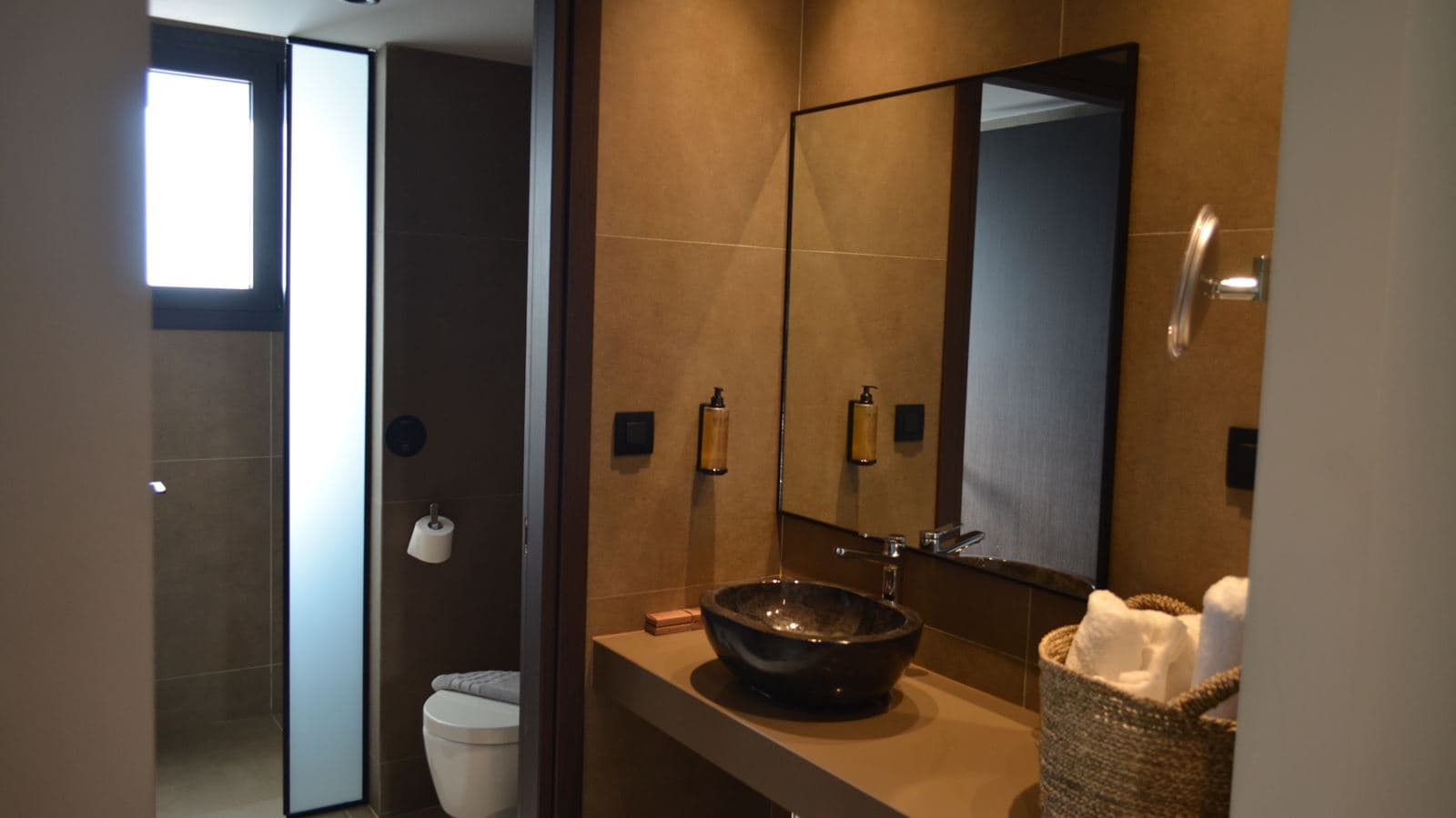 rooms-suite-with-shared-pool-garden-view