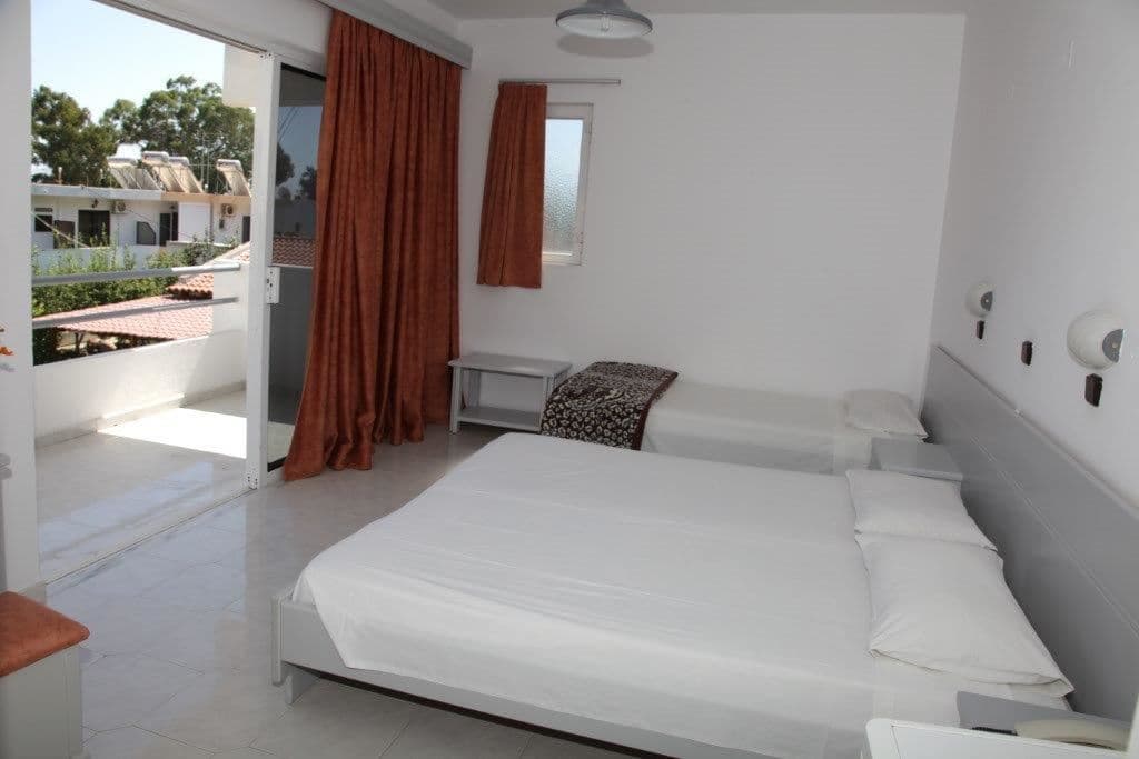 rooms-double-standard-room-balcony-or-terrace