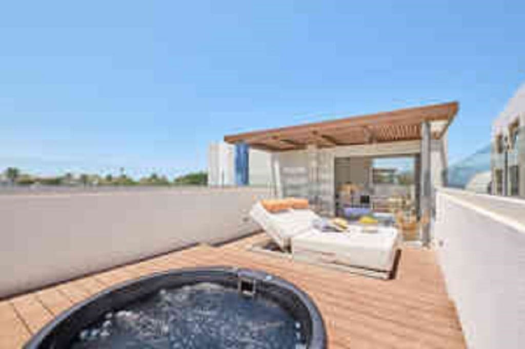 rooms-room-double-privategardenhydromassage-tub