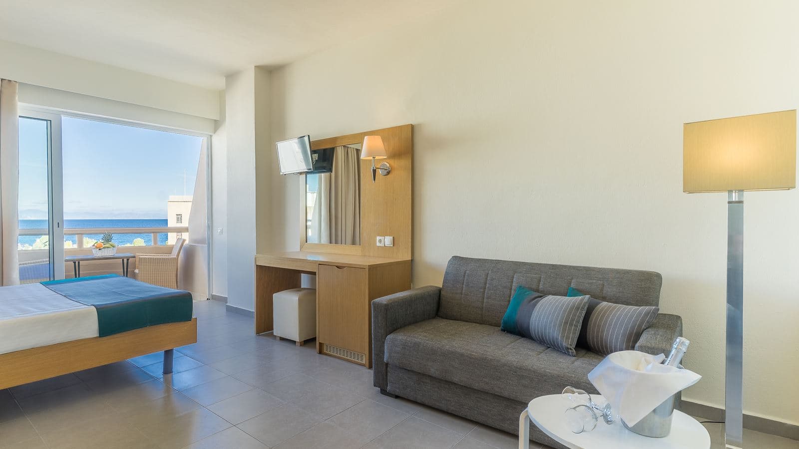 rooms-superior-room
