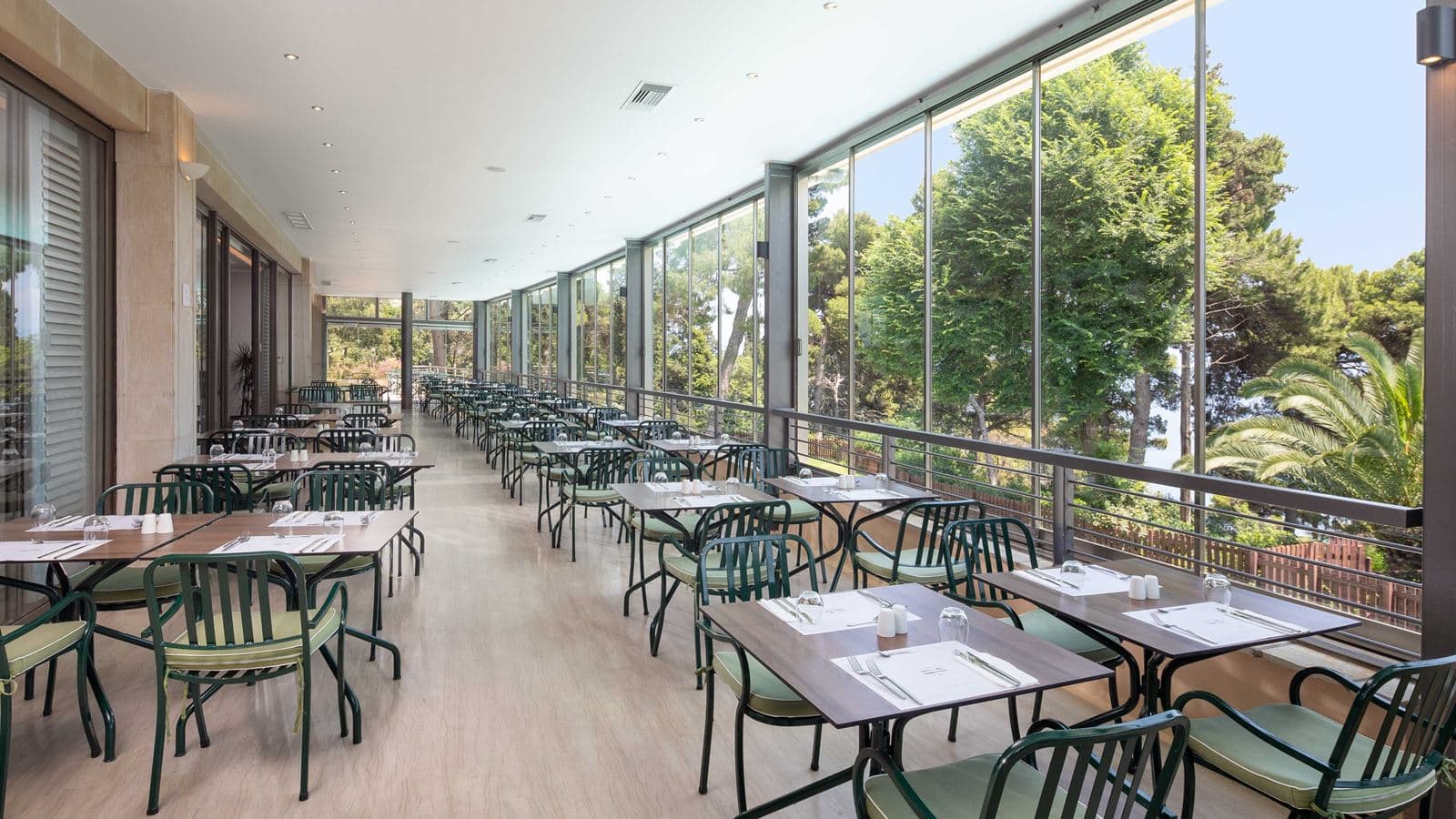 restaurants-eptanissa-main-restaurant