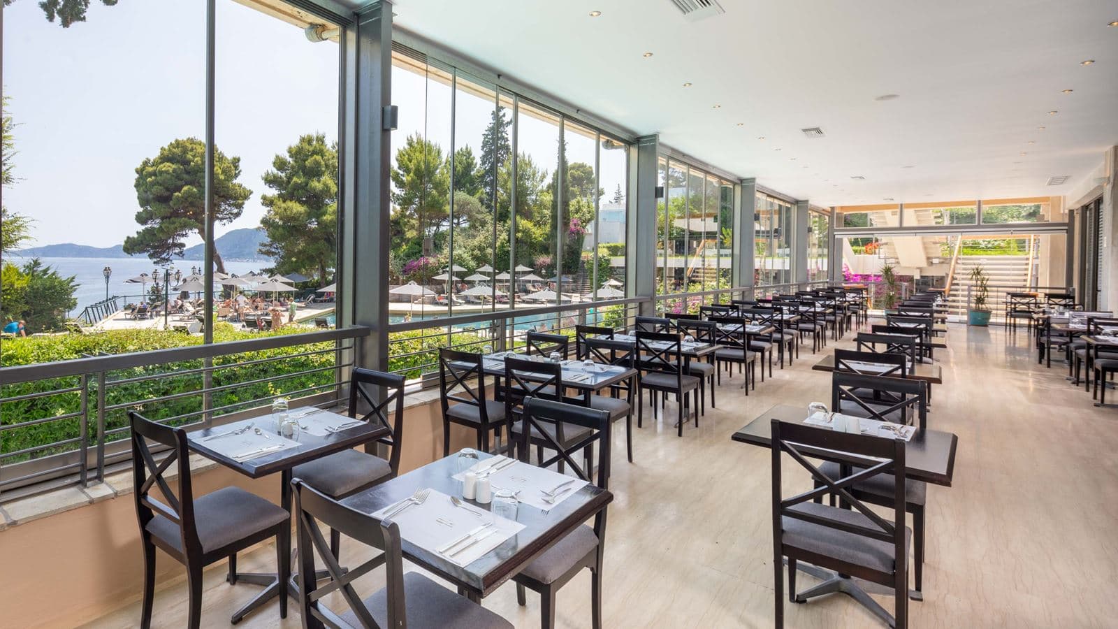restaurants-eptanissa-main-restaurant