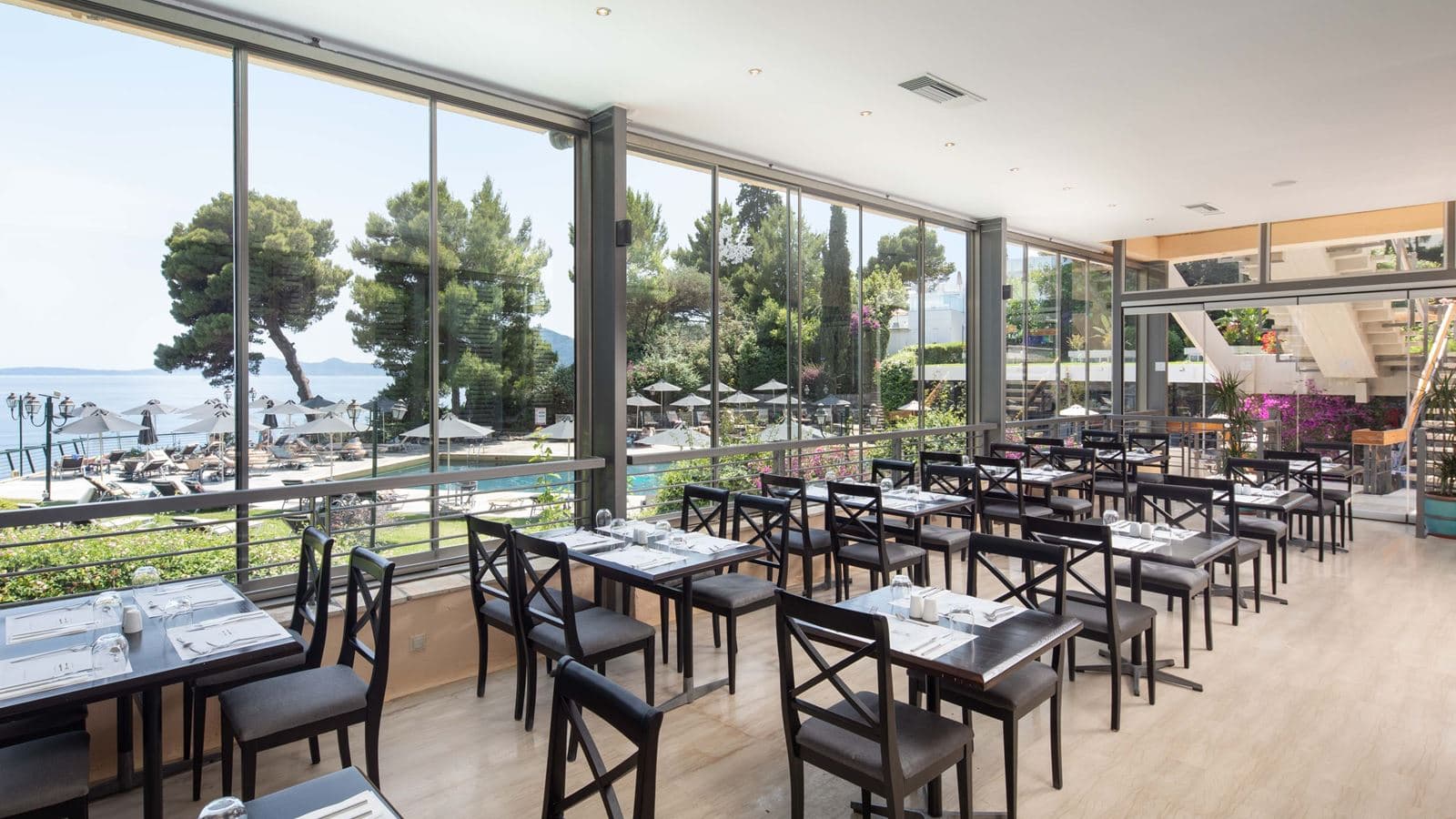 restaurants-eptanissa-main-restaurant