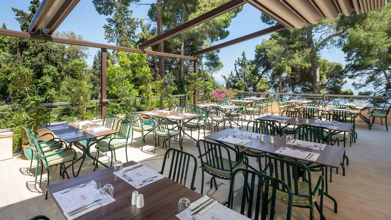 restaurants-eptanissa-main-restaurant