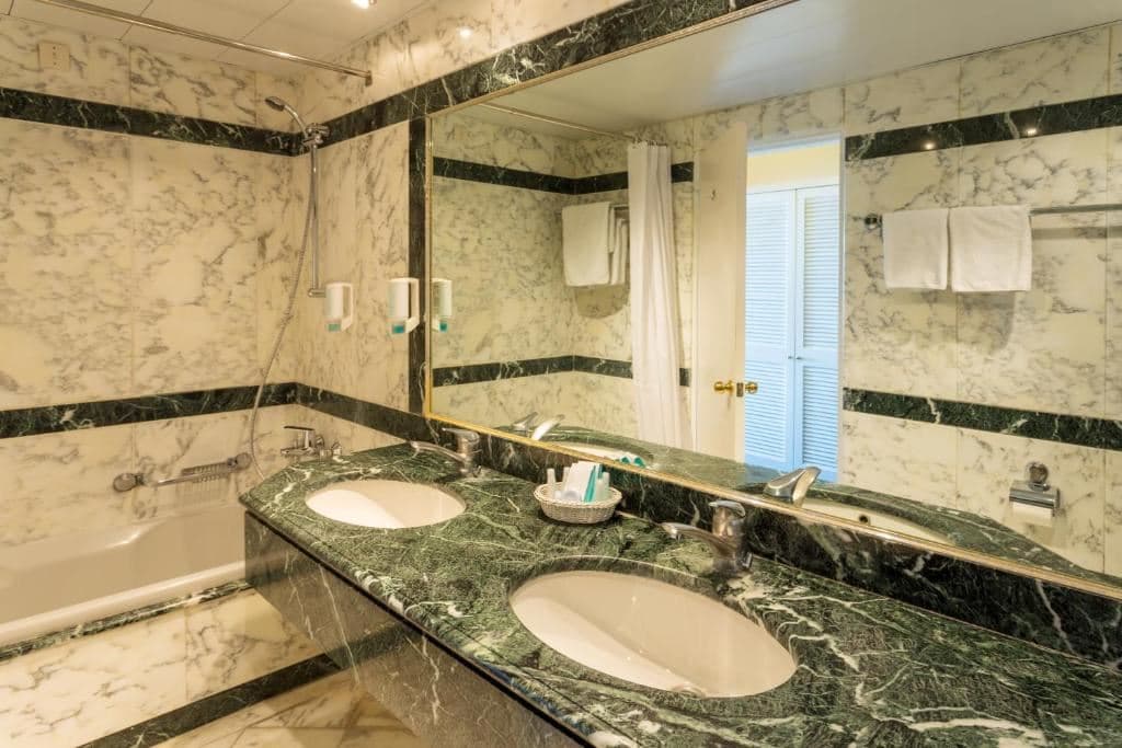 rooms-superior-double-sea-view