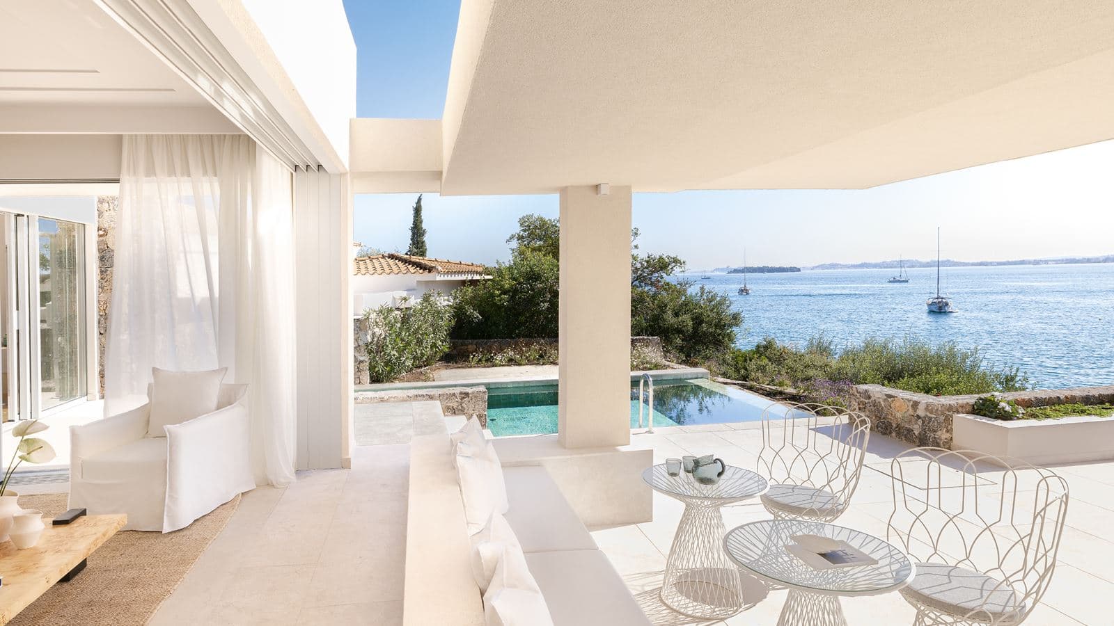 rooms-2bedroom-villa-waterfront-private-pool