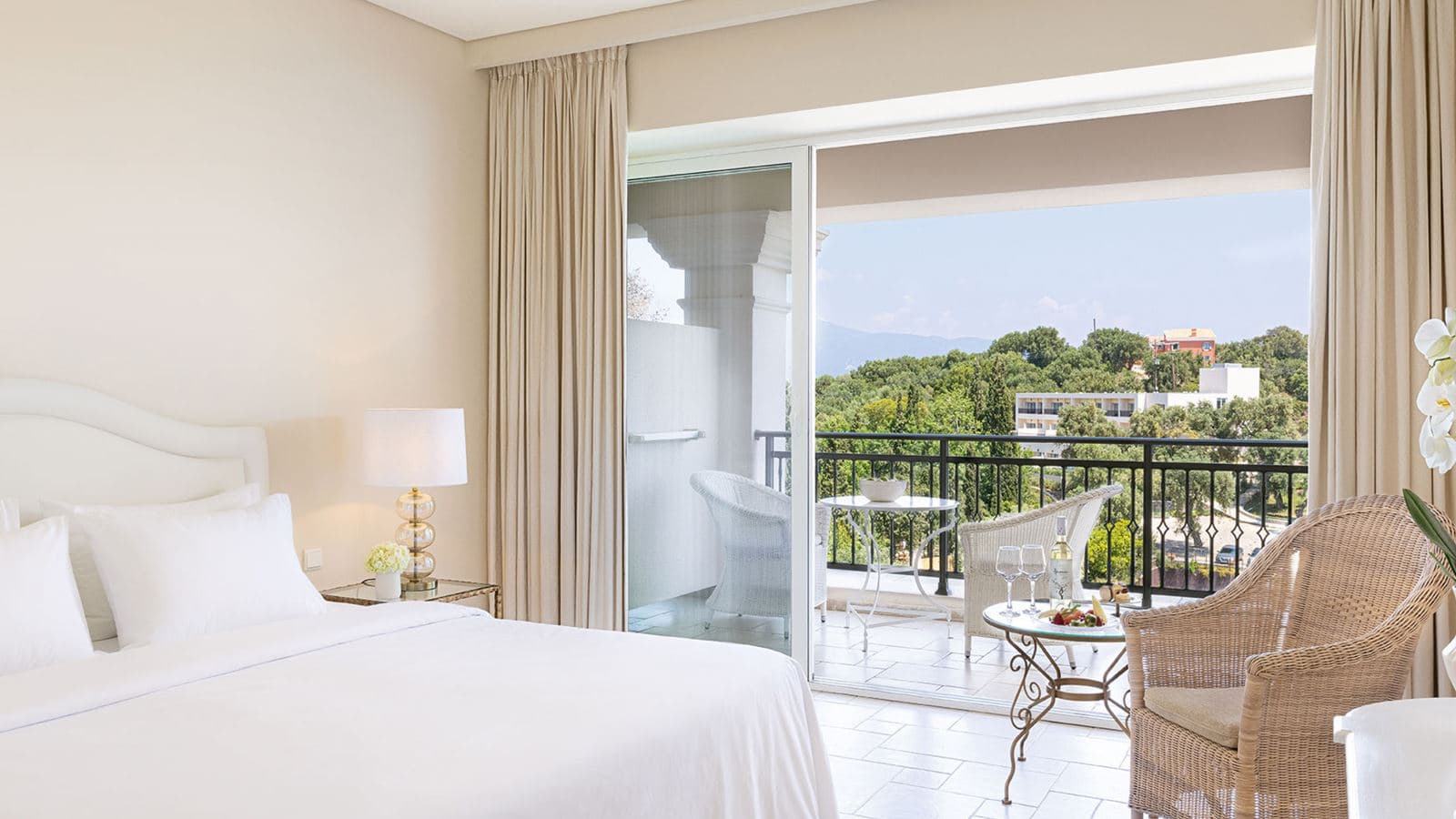 rooms-family-room-mountain-view