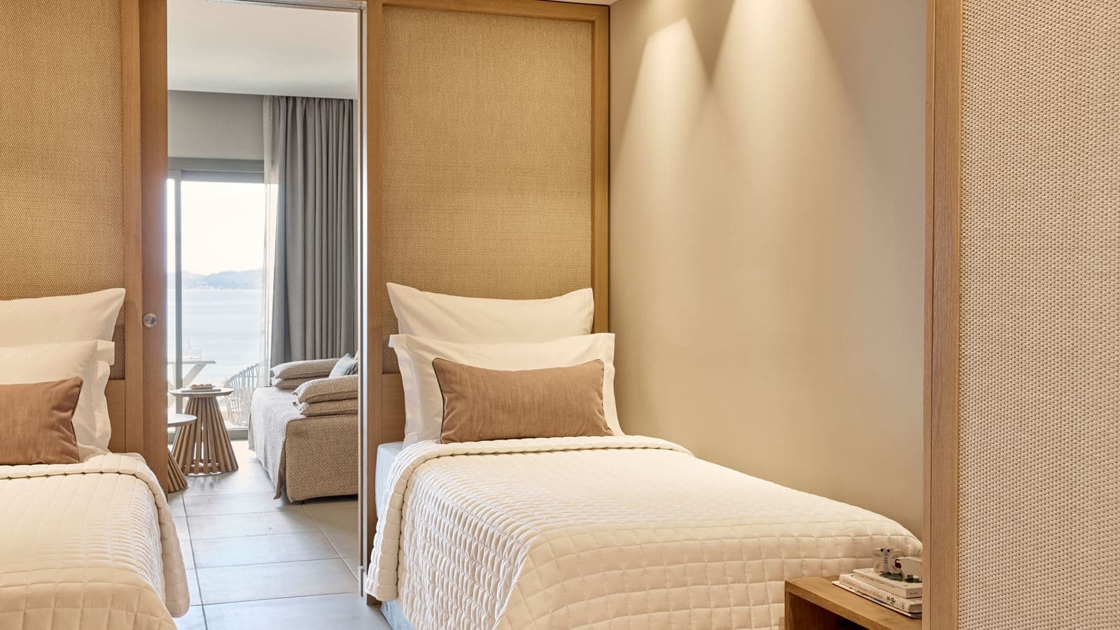 rooms-suite-2bedroom-sea-view