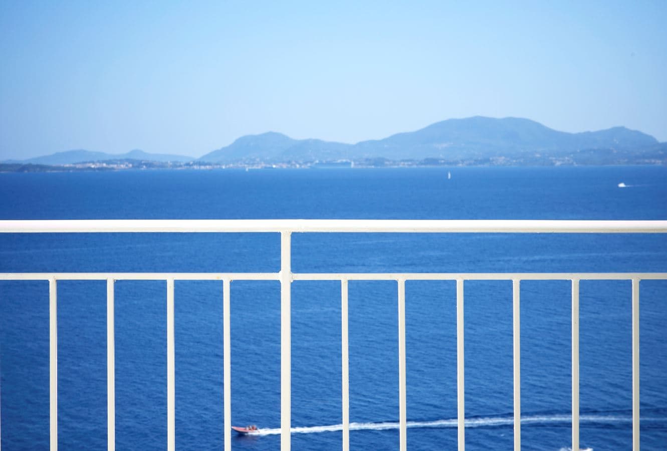 rooms-double-room-main-building--sea-view