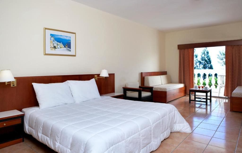 rooms-family-bungalow-garden-view