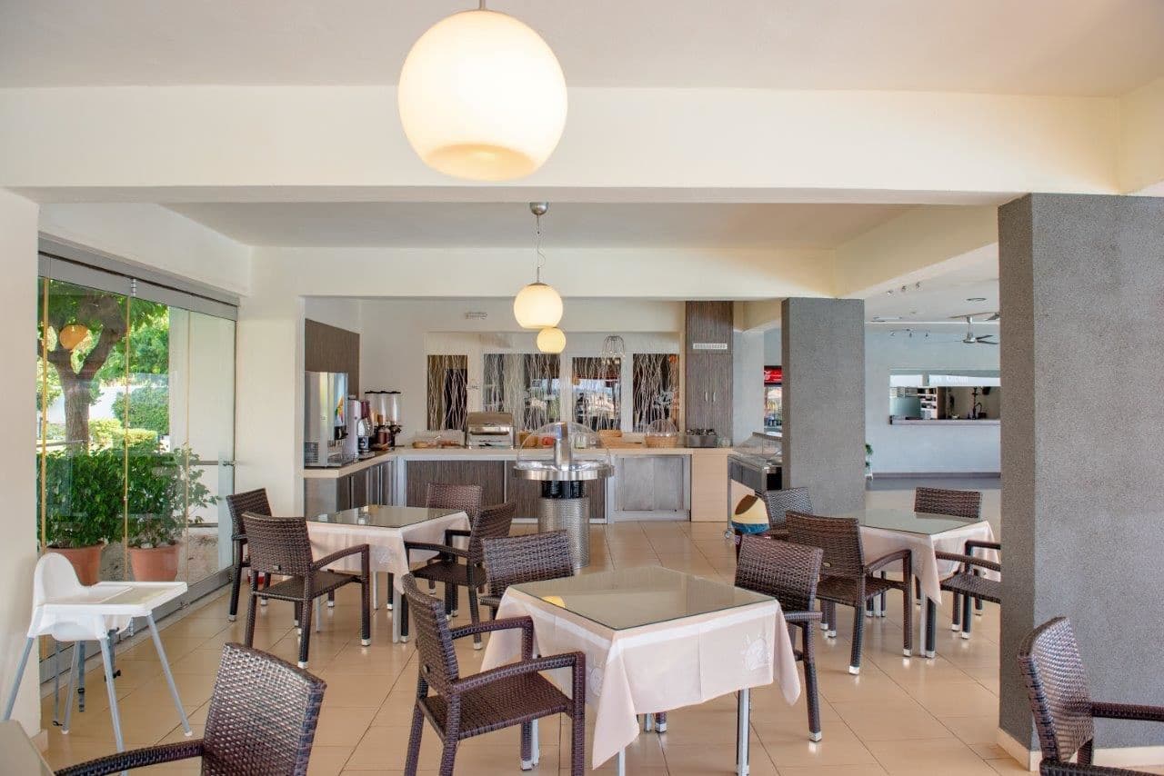 restaurants-restaurant