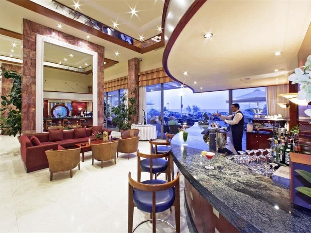bars-lobby-bar