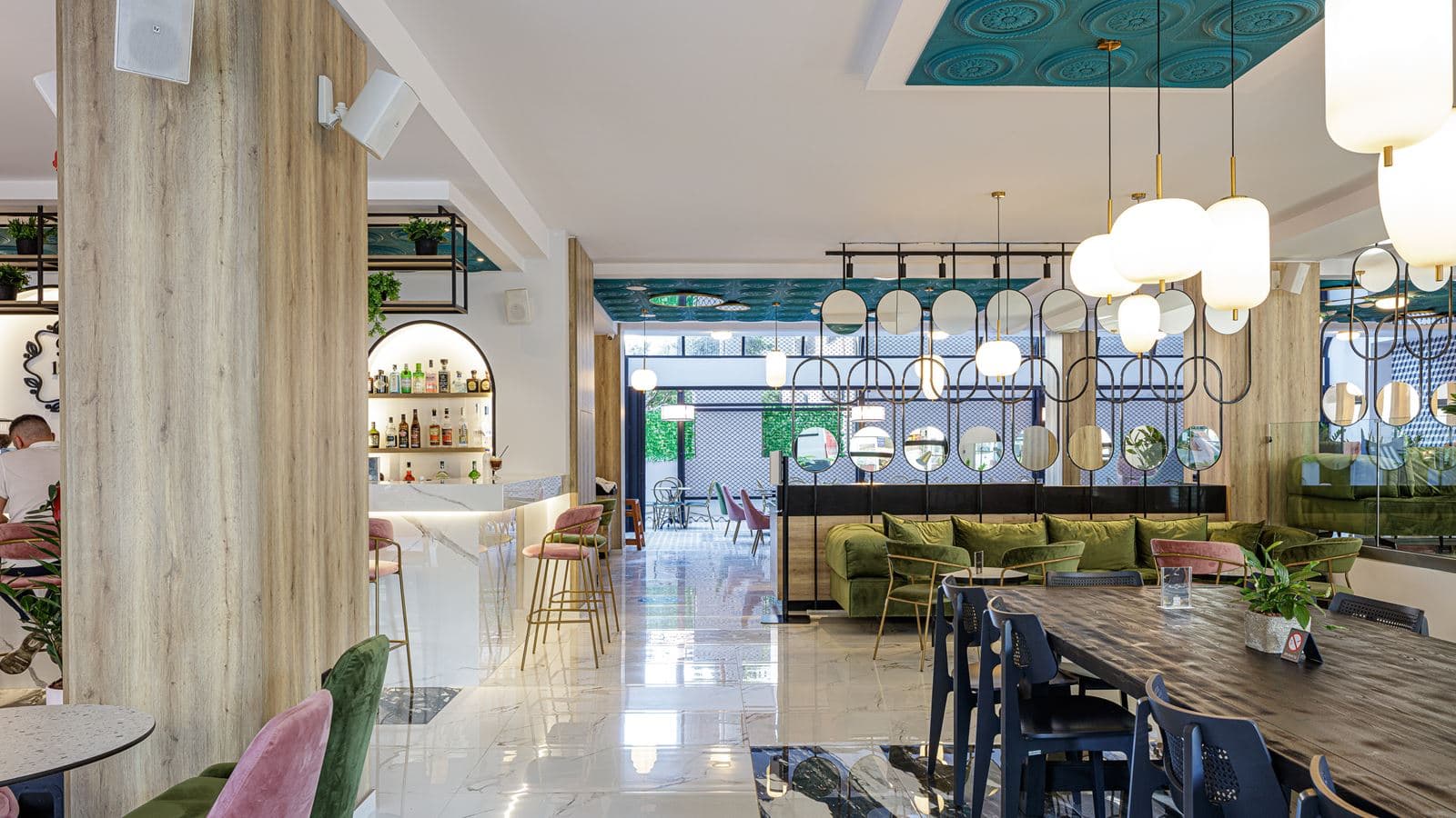 bars-main-bar